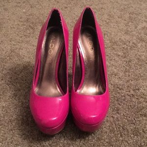 Fuchsia pumps
